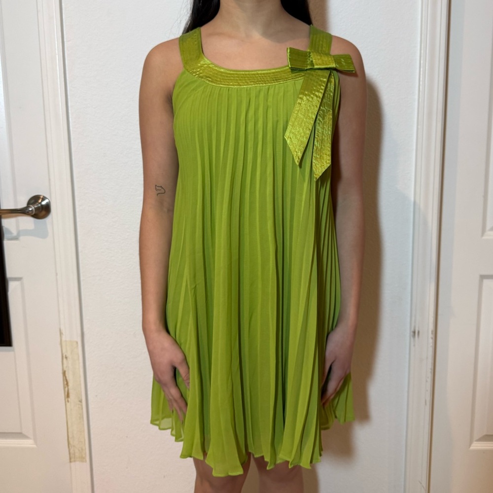 Mod Green Pleated Sleeveless Dress Size 4P